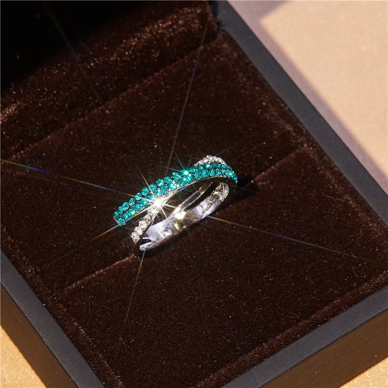 

New fashion exquisite round green zircon ring feminine noble romantic elegant banquet accessories charm grab jewelry gifts