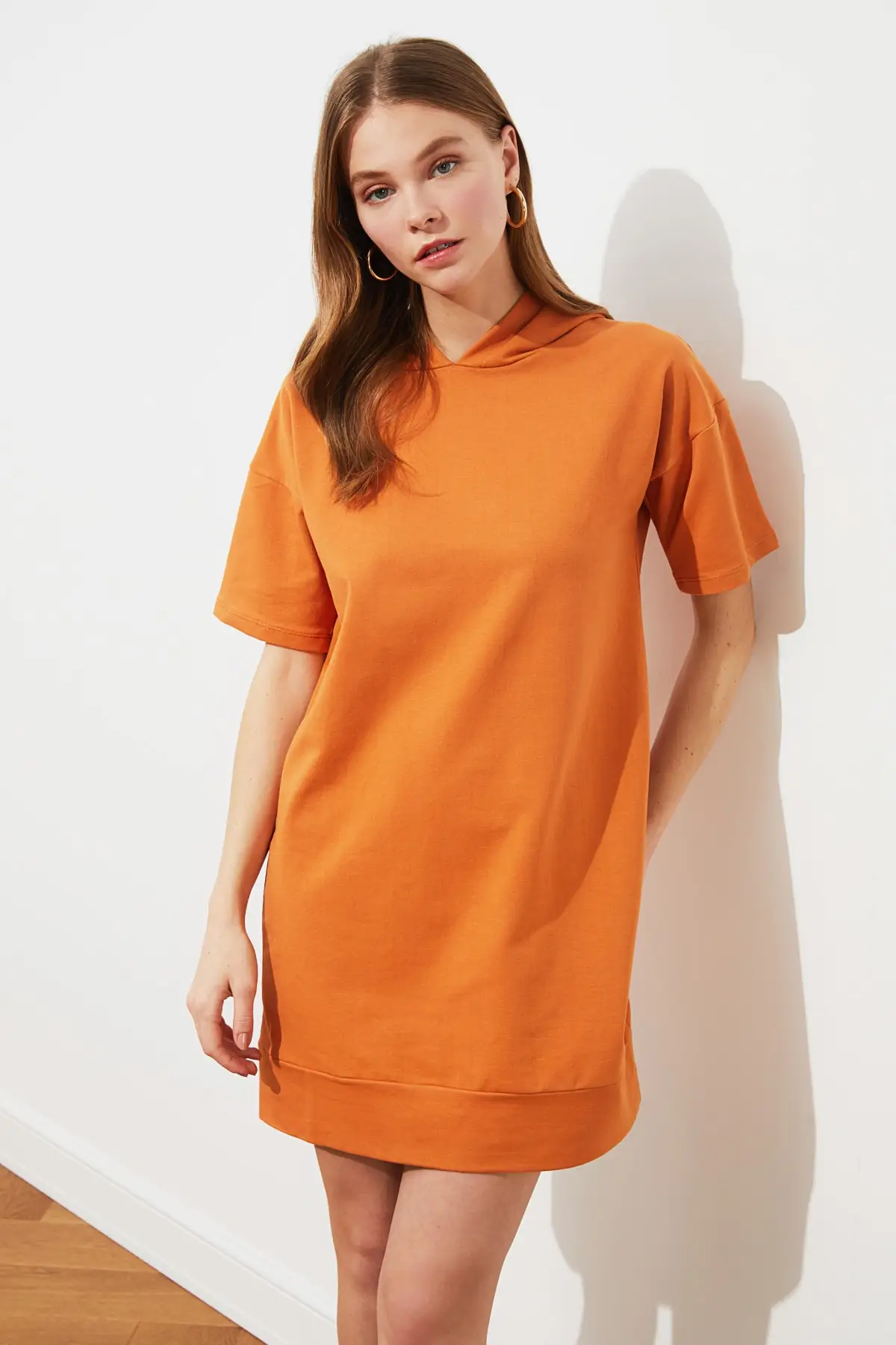 Трикотажное платье с капюшоном TWOSS20EL0833|Женские платья| |