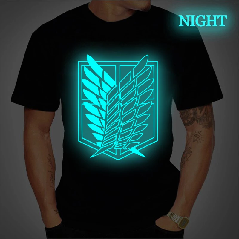 

Футболка с коротким рукавом и принтом «атака на Титанов»