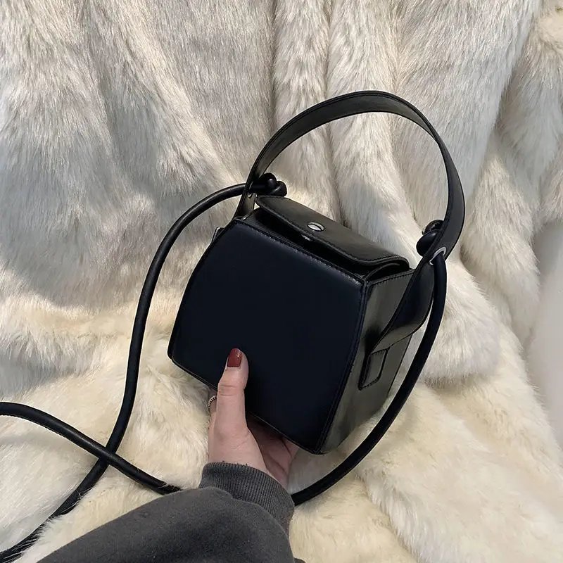 

Shoulder Bags Women Bag Crossbody Bags for Women Handbag Purse 2021 New Fashion Luxury Bag Zipper Solid PU Leather Bucket Bags