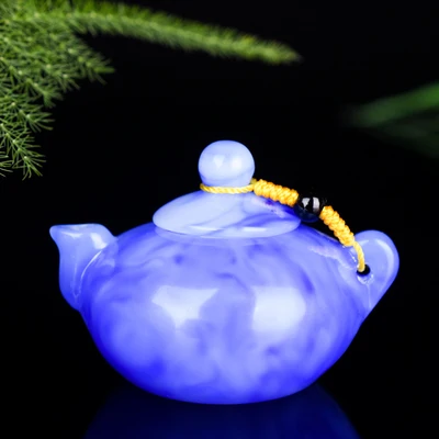 

Exquisite small ornaments of Hetian blue and white jade pot in Xinjiang