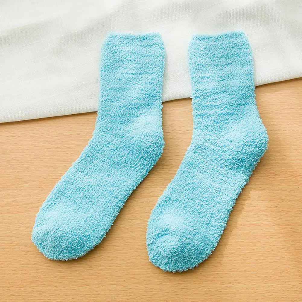 Sky blue Женские милые мягкие пушистые носки ярких цветов коралловые бархатные зимние теплые носки для девочек махровые ворсистые носки - Цвет: Sky blue