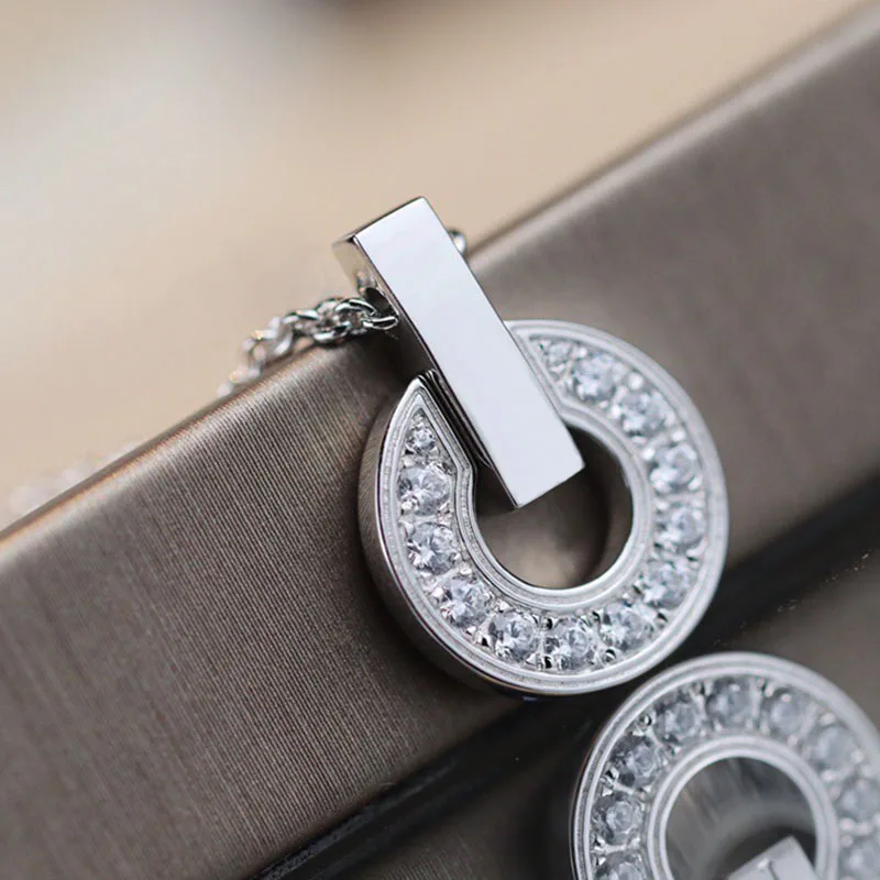 

2021 classic luxury women necklace zircon inlay diamond necklace fashion in Europe and the wind lovers of jewelry