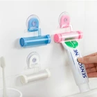 Дешевый пластиковый выдавливатель для трубок, дозатор пасты на присосках, держатель для зубных сливок, Товары для ванной комнаты, набор аксессуаров