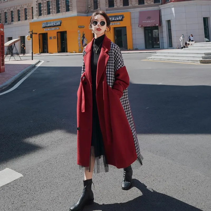 Женское двубортное шерстяное пальто средней длины бордовое выше колена в