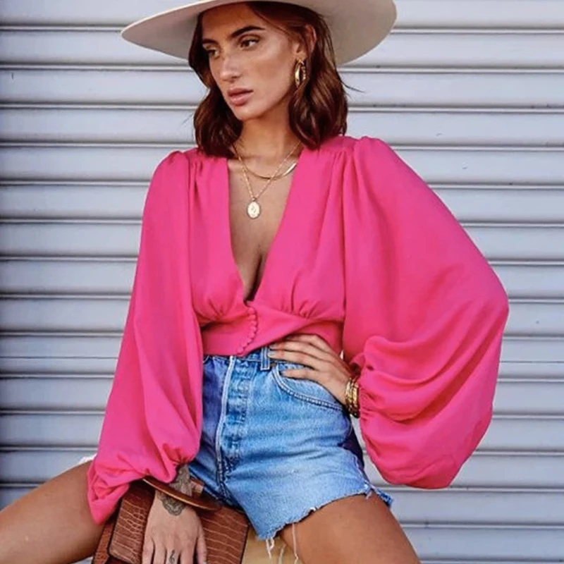 

Женская рубашка с длинным рукавом и глубоким V-образным вырезом