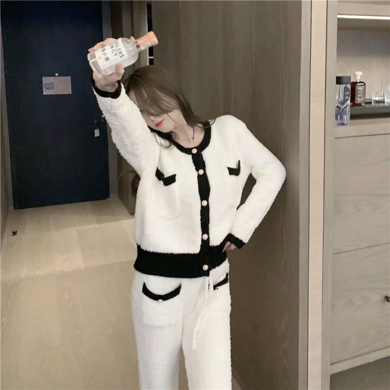 QWEEK Pajama Woman Winter Velvet Loungewear Home Suit 2 Pieces Set Pyjamas Nightwear Pijamas Nighty for Ladies 2021 New Fashion