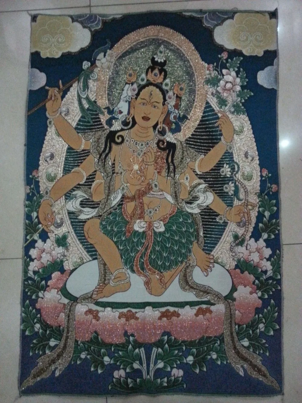 

Tibetan Tantric Buddha portrait brocade painting silk embroidery Guanyin Thangka embroidery with three heads and six arms