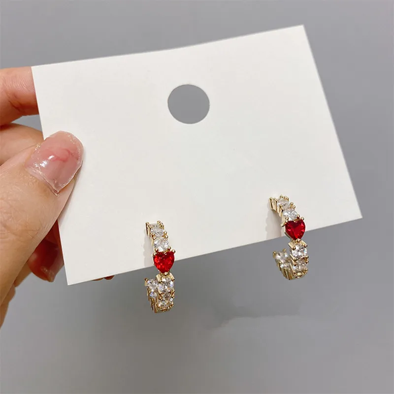 

Pearl love earring female heart-heart C - shaped Korean web celebrity eardrop immortal gas sen super fairy sweet ear studs
