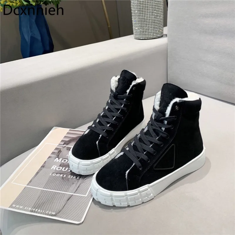 

Womens Fashion Flat Black Sneaker Genuine Leather Winter New Velvet Lace Up Warm Sports Shoes Designer Furry Trendy Shoes Ladies