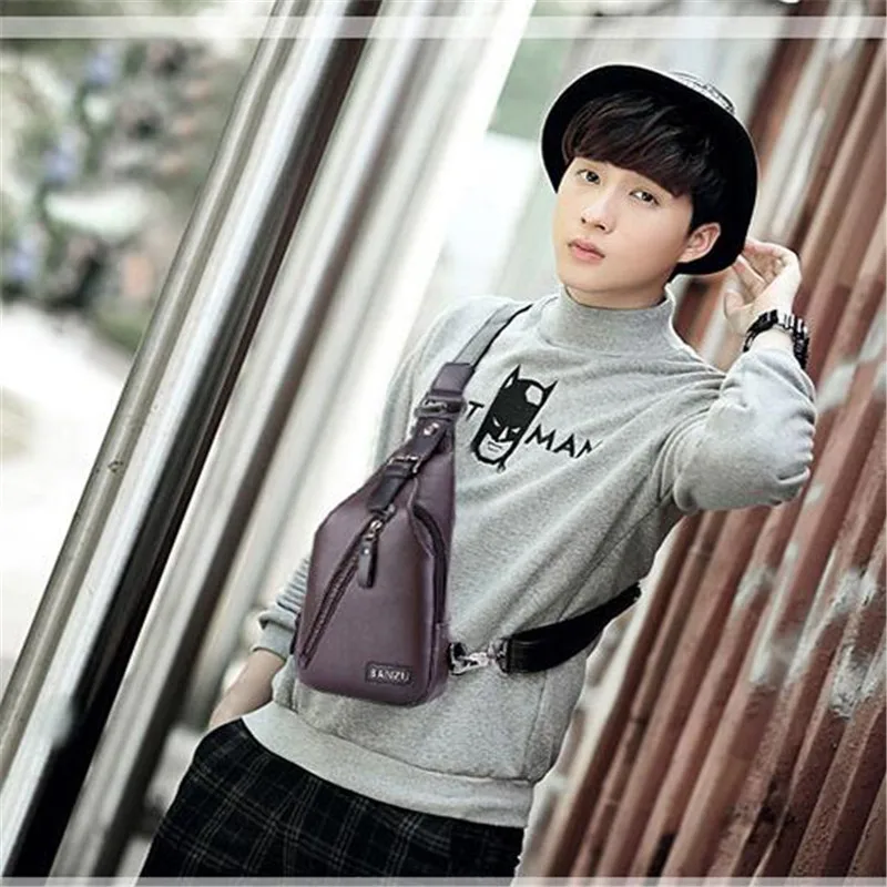 

2021 Men's Fashion Crossbody Bag Theftproof Rotatable Button Open Leather Chest Bags Men Shoulder Bags Chest Waist Pack
