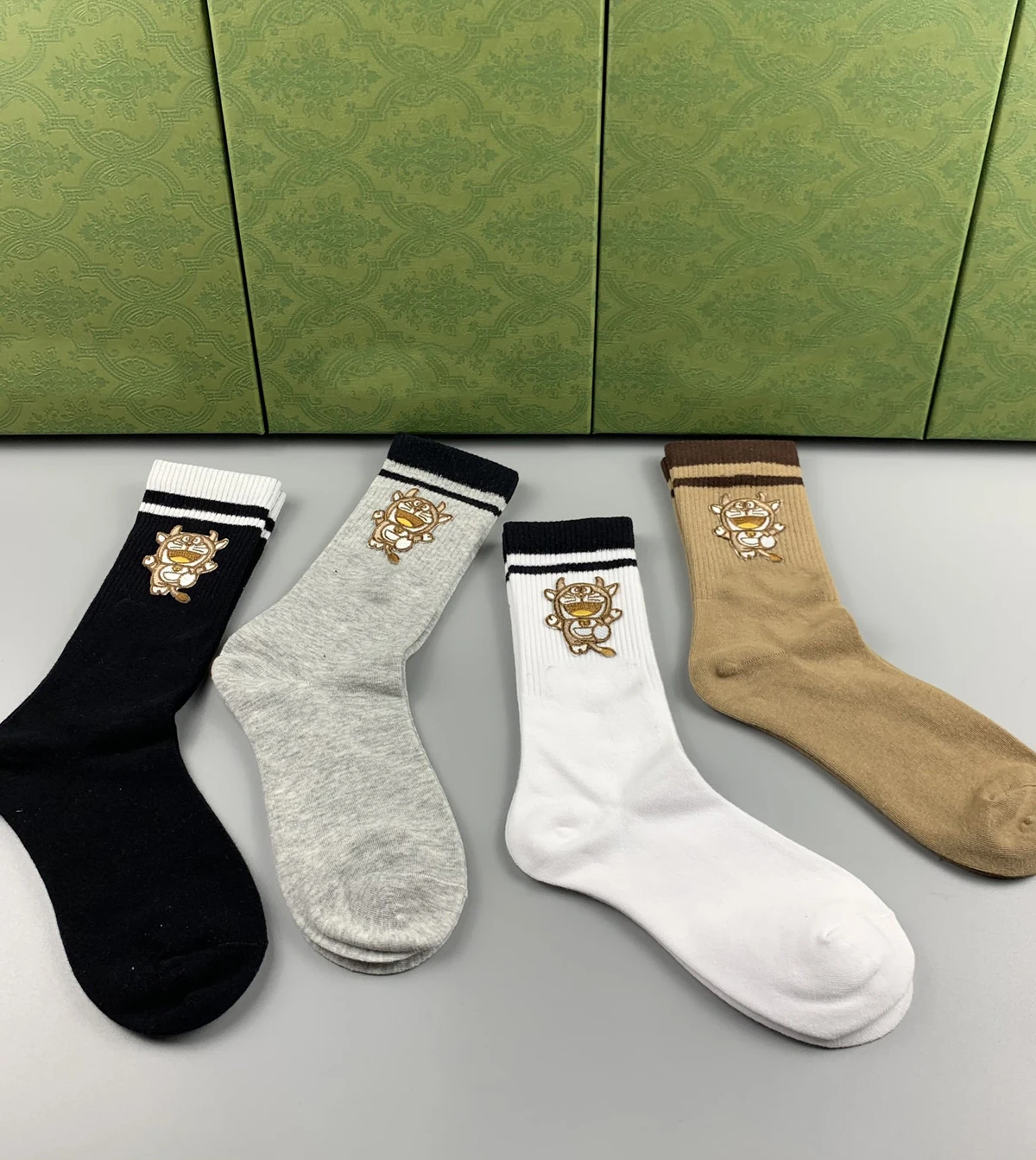 

4 pairs men socks cartoon cat fashion letter cotton sport sock for men women breathable stocking