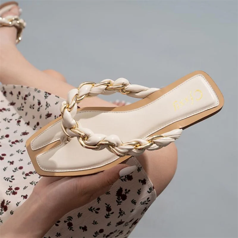 Шлепанцы женские летние с металлической цепочкой квадратным носком на застежке