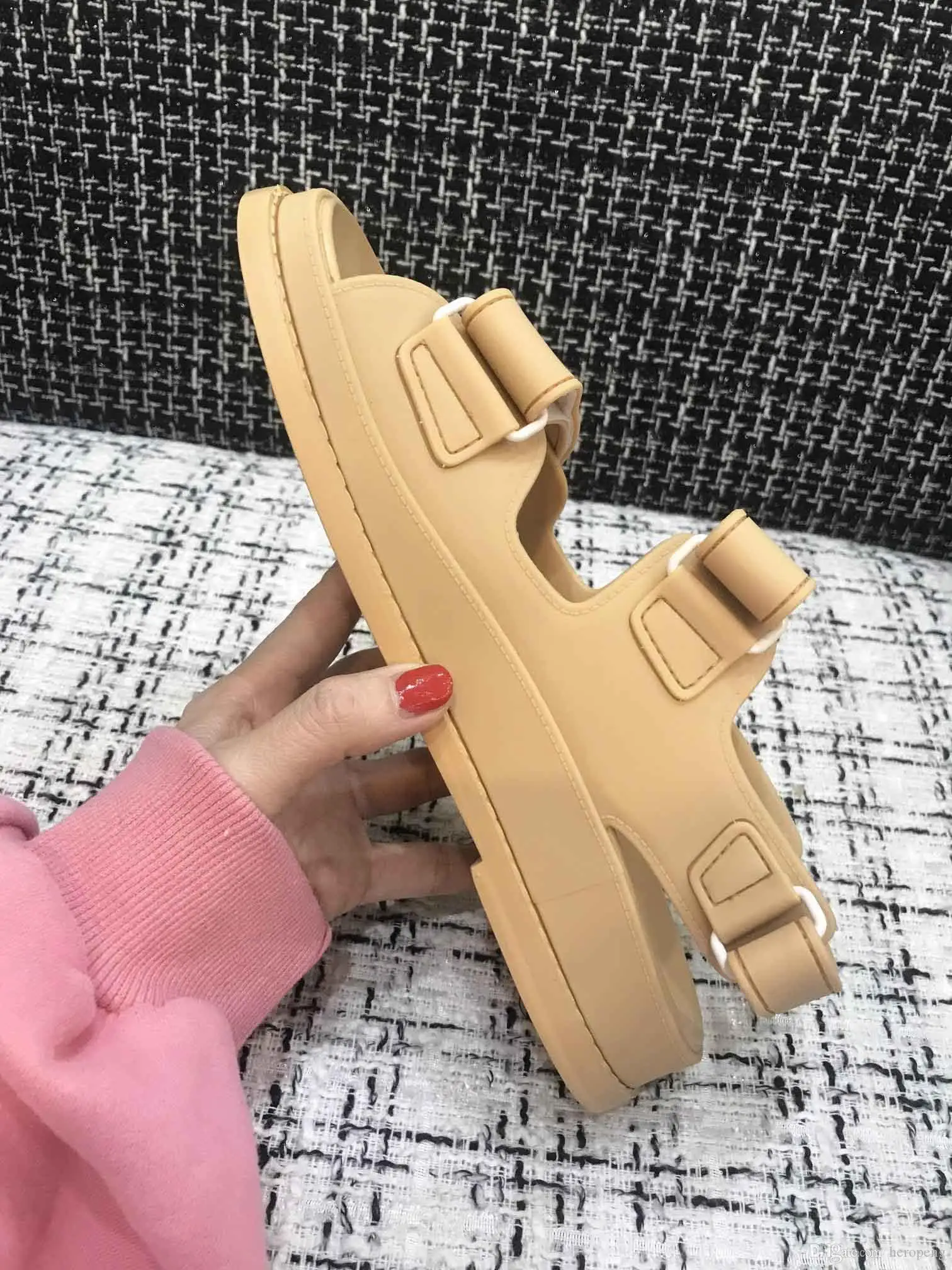

Super hot new sandals, luxury women's sandals, designer sandals, designer women's sandal, Velcro flat sandal,with box size:35-41