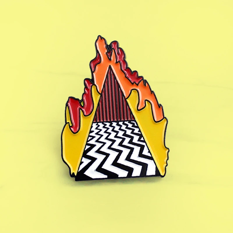 Брошь двойная пиковая брошь Dougie Jones с эмалью в виде красного домика значок для