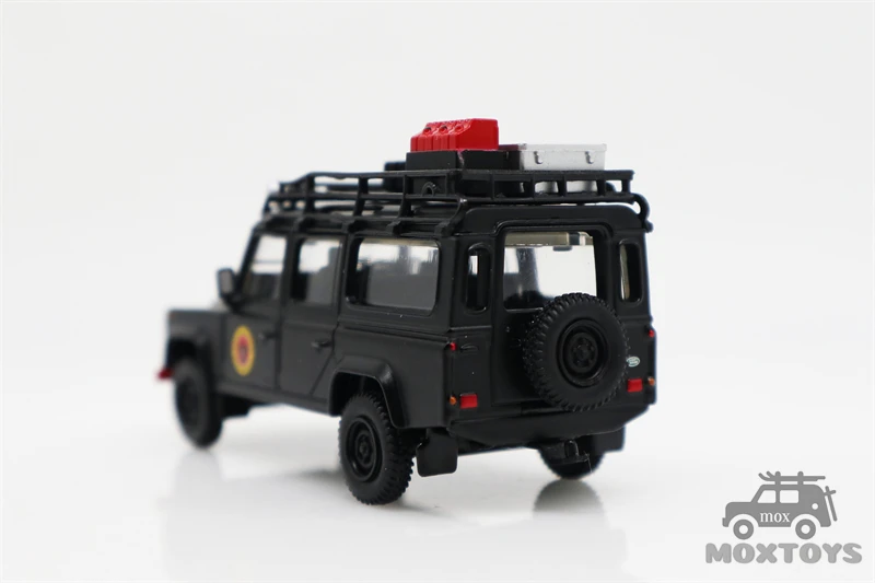Мини GT 1:64 Land Rover Defender 110 воробьющаяся машина отлитый под давлением | Игрушки и