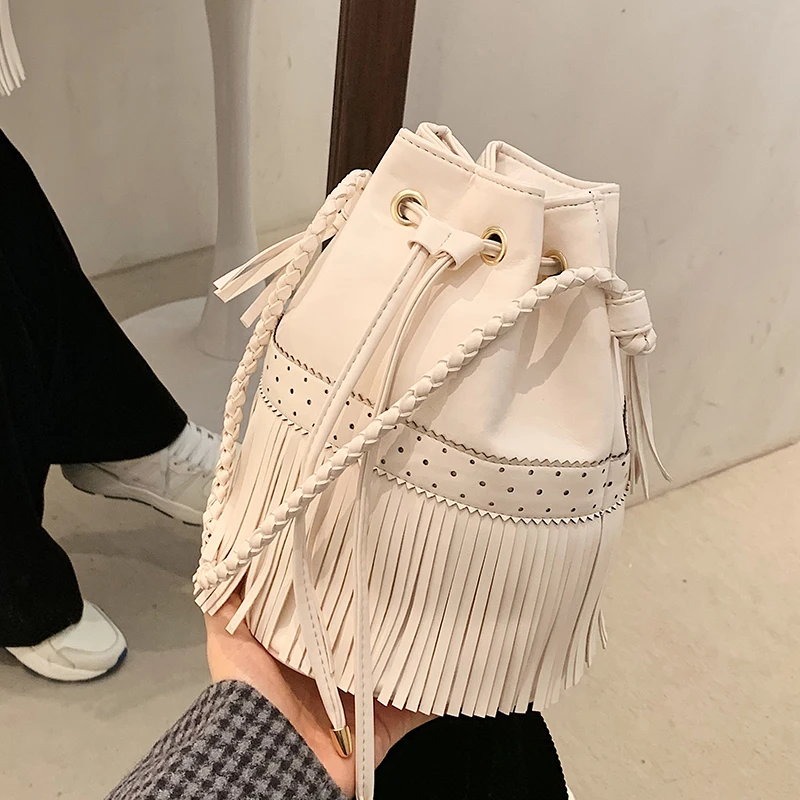 

Кожаные дизайнерские сумки через плечо с кисточками, винтажные сумки для женщин, новинка весны 2021, сумка на плечо, модные сумки и кошельки, с...