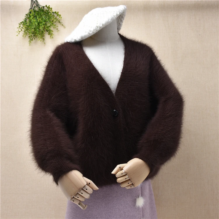Женский вязаный кардиган из ангорской шерсти коричневого цвета с v-образным