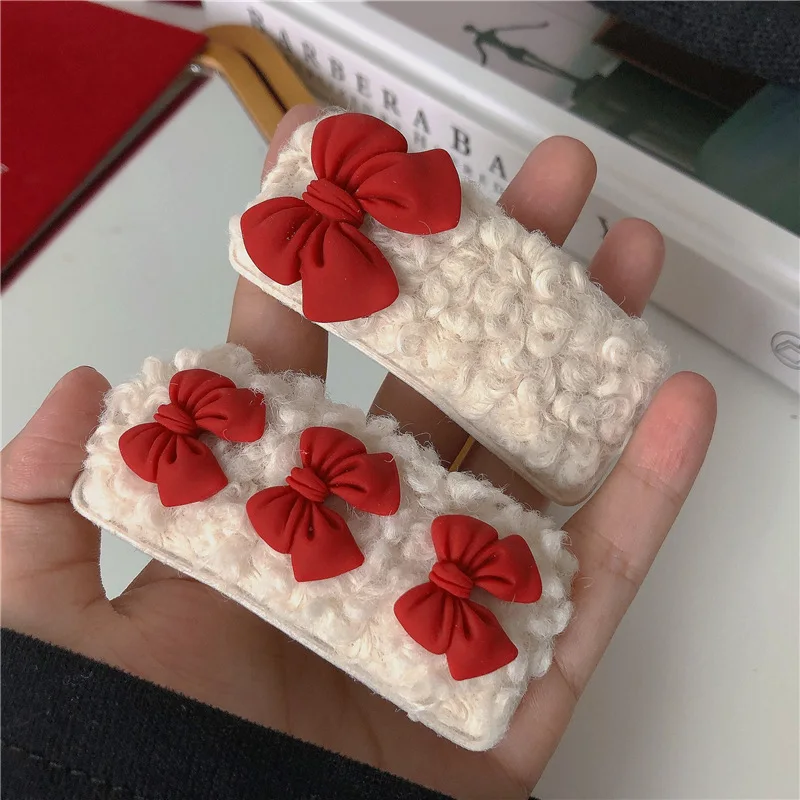 

Зимние плюшевые квадратные заколки для волос с красным бантом, зажимы для волос из ягненка, заколки для девочек, модные детские аксессуары д...