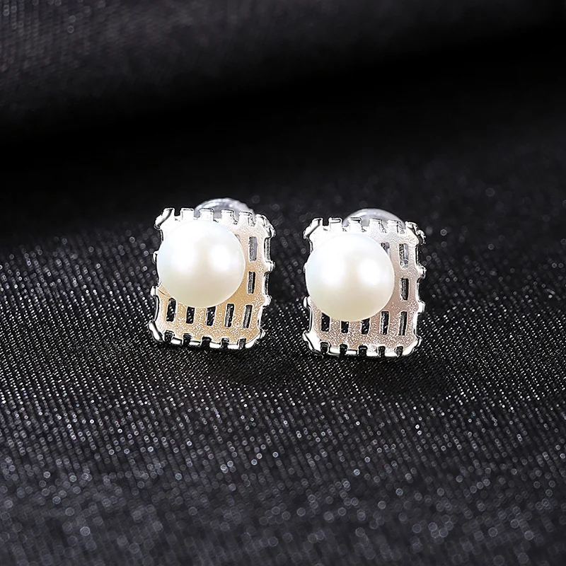 

BLC-32 Korean style S925 sterling silver freshwater pearl earrings female simple cold wind square earrings wholesale