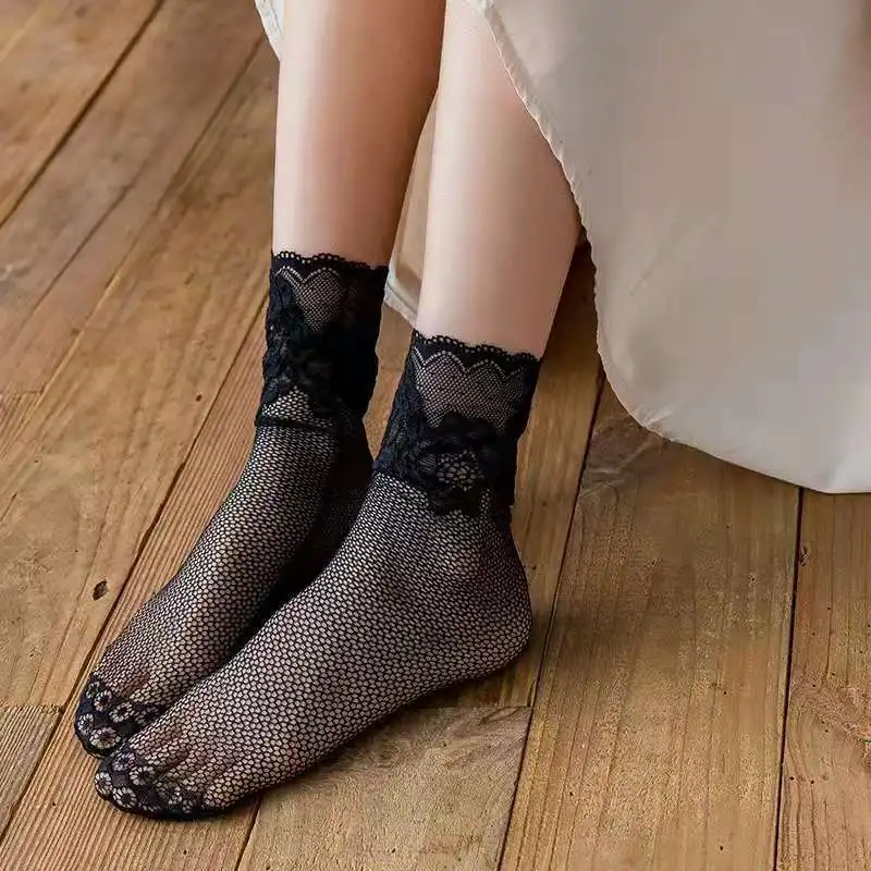 

HYRAX Silk Socks 5 Pairs Flower socks Cat Bullock Women Embroidery Crew Cotton Colorful Thin Skin Butterfly Rose Women Socks