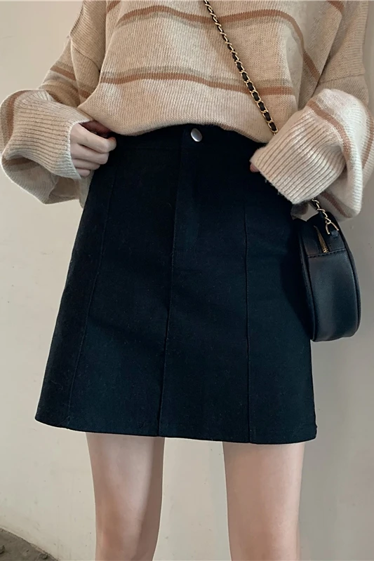 

Black A-line short skirt female summer 2021 Korean version of retro slim all-match bag hip skirt high waist half-length skirt