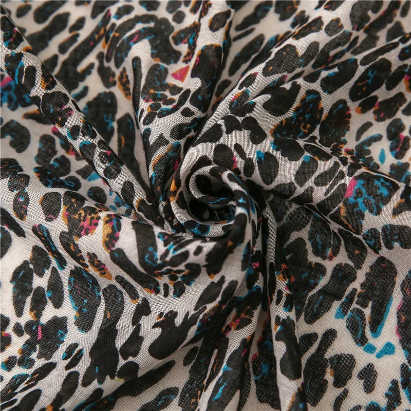 

2020 Luxury Brand Summer New Style Headscarf Leopord Pattern Silk Scarves Printed Cotton Scarf Women Fashion Shawl blanket