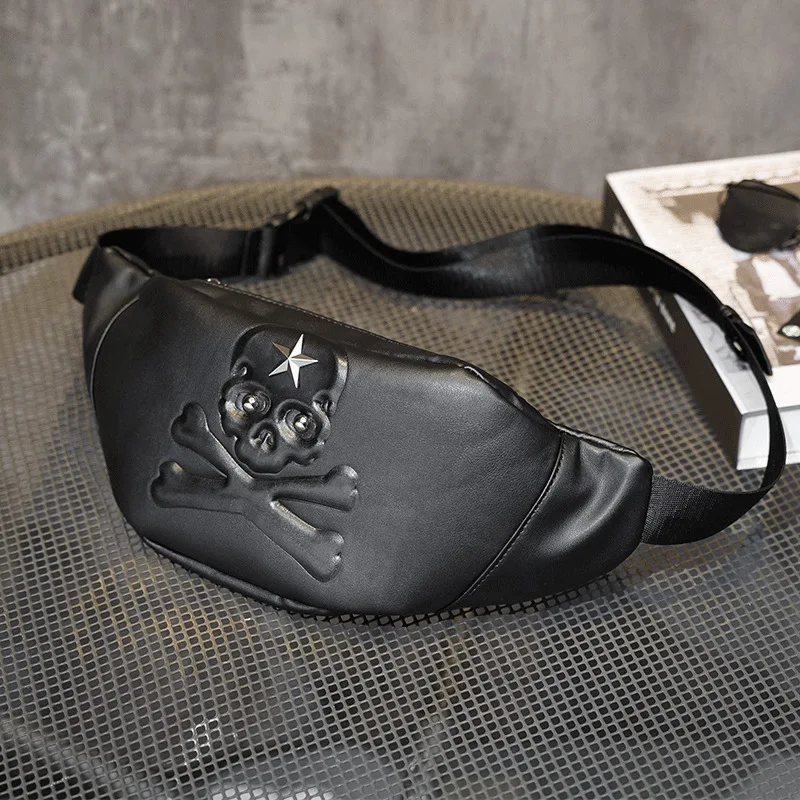 Мужская сумка слинг с 3d черепом из спилка| |