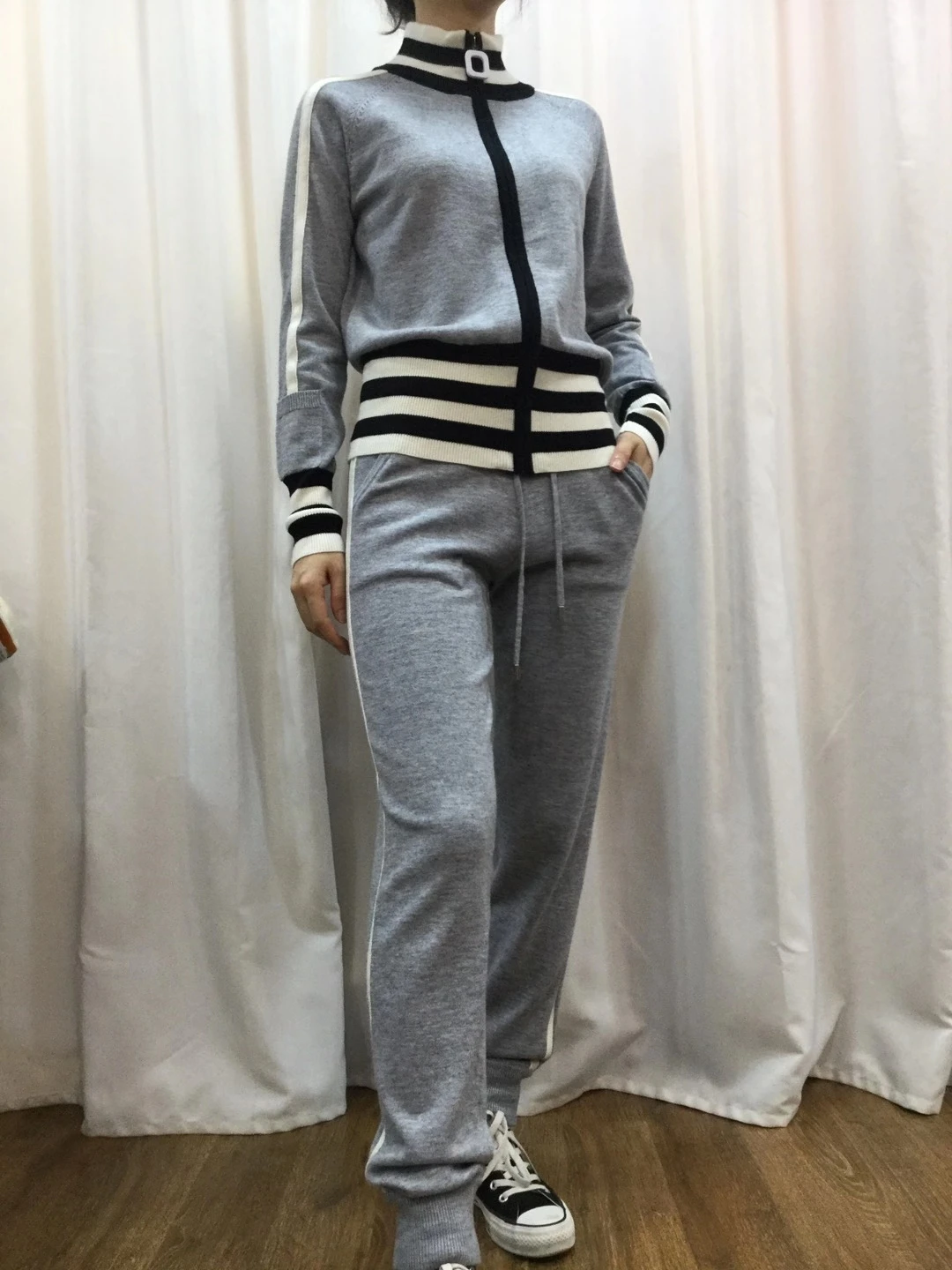 

Женский трикотажный костюм, свитер с высоким воротником и брюки, из двух предметов, для зарубежных видов спорта, осень 2020