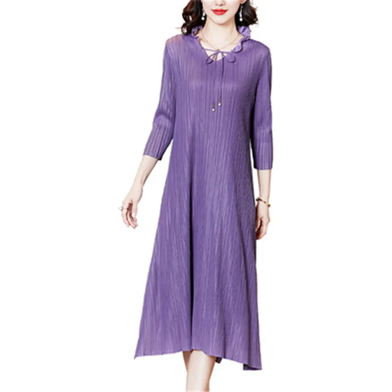 

Miyake pleated v-neck dress with folded sleeves 2021 summer fashion and comfortable mid-length loose large size pleated dress