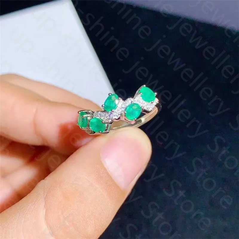 

Natural emerald ring 925 silver ladies ring luxurious atmosphere dignified and elegant