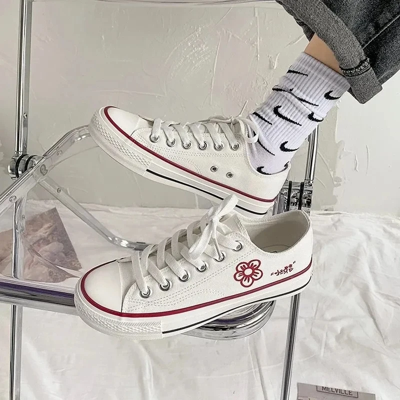 

Little Red Flower Low-top White Canvas Shoes Korean Fashion Flat Women Sneakers Summer New Casual Lace-up Ladies Vulcanize Shoes