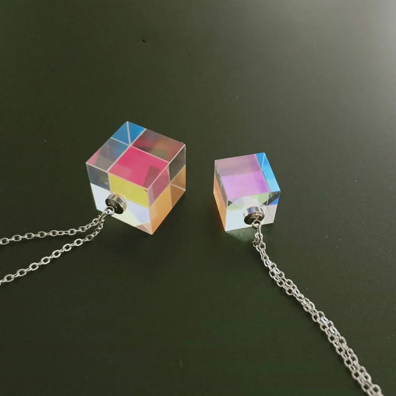 

Prismatic Prism Pendant Six-sided Bright and Flawless Cosmic Cube Photo Props Light Necklace The Same Star