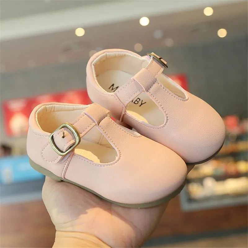2021 модные кожаные туфли для малышей детская обувь на плоской подошве девочек