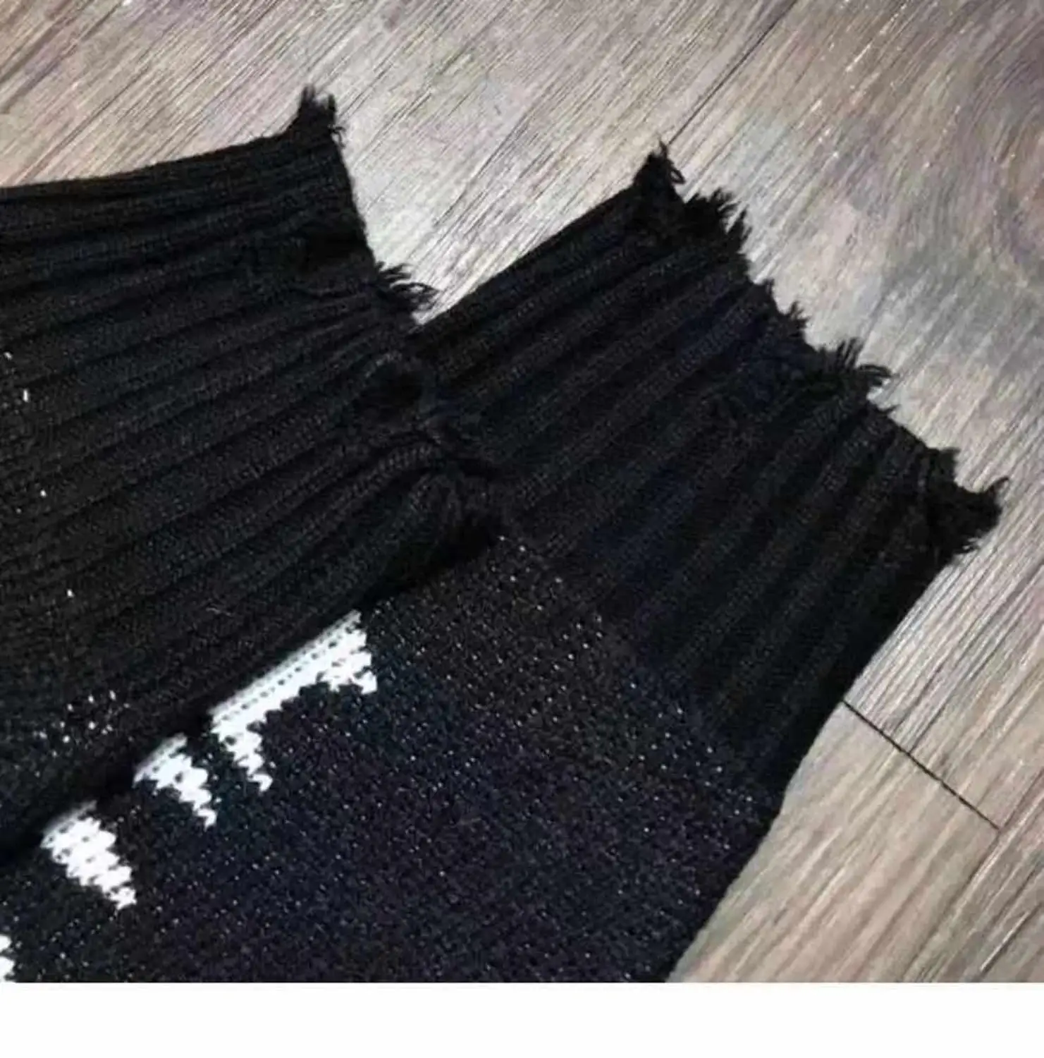 

Vetements Hole Damage Turtleneck Wool Sweater Men Women 1:1 Good Quality Embroidery Sleeves knitt White Letter Logo VTM Sweaters