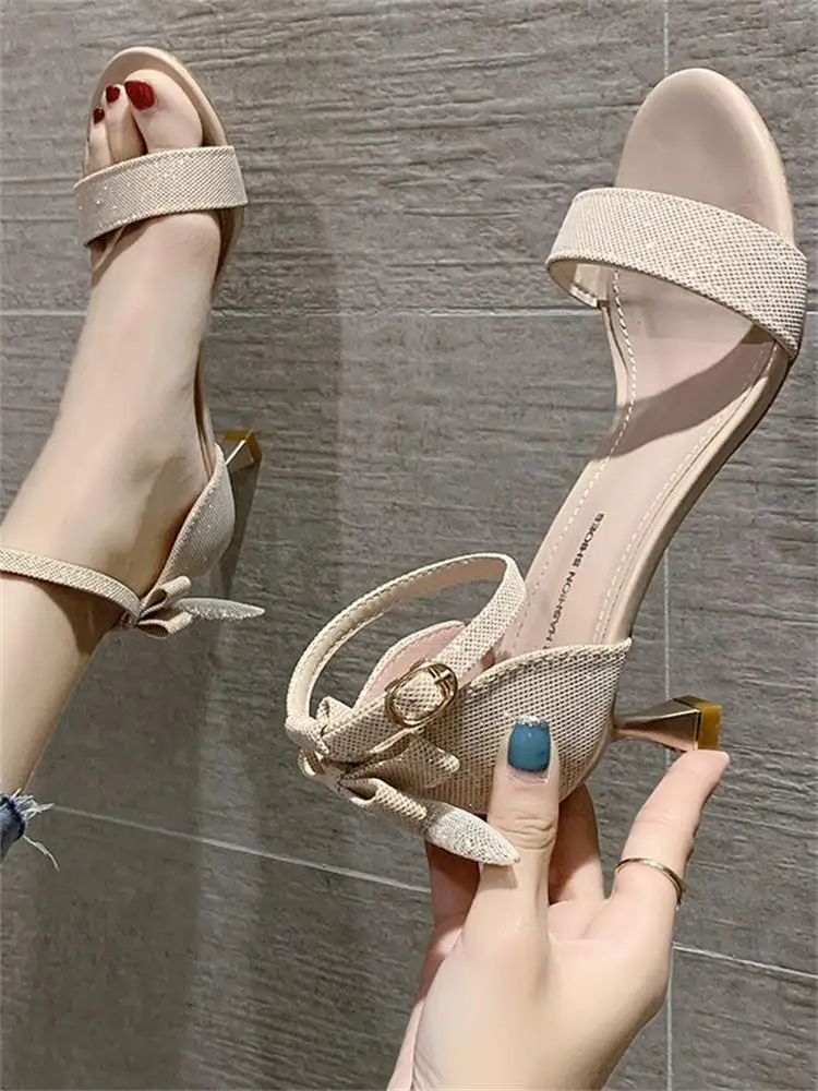 Новинка лета 2021 модные и элегантные женские сандалии милая универсальная обувь