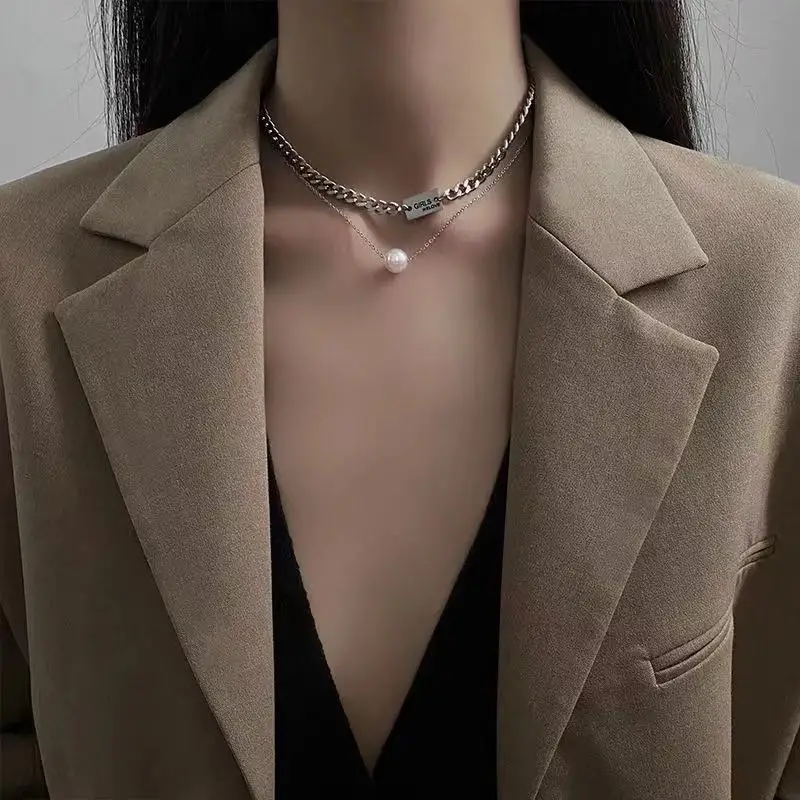 

New 2021 Stacking Necklaces for Women Spring Sweater Chain Luxury Niche Design Pearl Clavicle Chain Accessories Choker Jewelry
