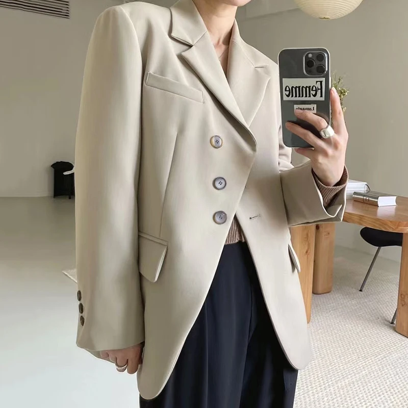 Женский винтажный черный блейзер на три пуговицы весна-осень 2021 | Женская одежда