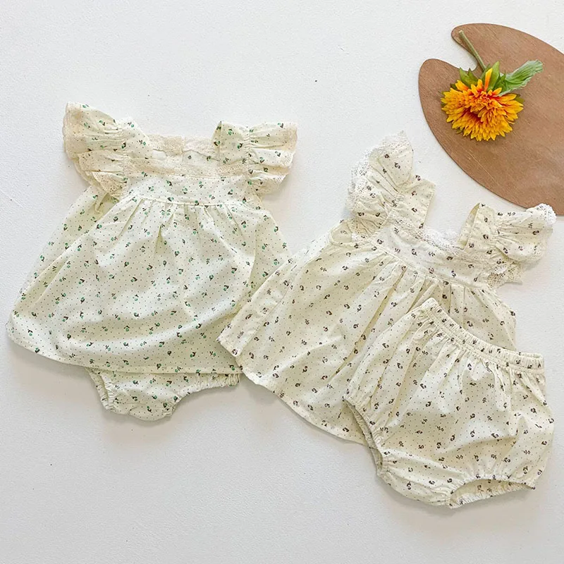 

Летняя одежда для новорожденных девочек, топ с летящим рукавом и принтом + шорты из ПП, комплекты одежды для маленьких девочек
