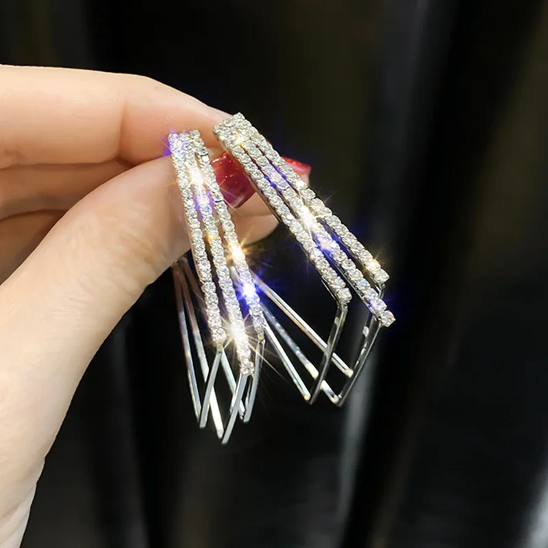 

2021 New Trend Women's Shiny Rhinestone Hoop Earrings Modern Girl's Fashion Jewelry Accessories Hot Sale