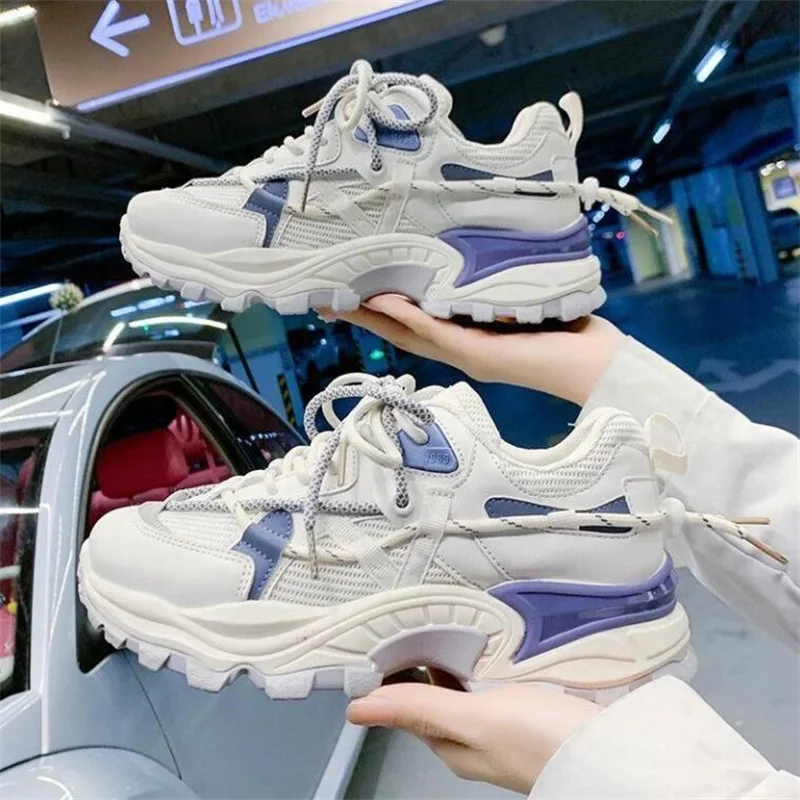 Женские кроссовки из ПУ кожи розовые на плоской вулканизированной подошве