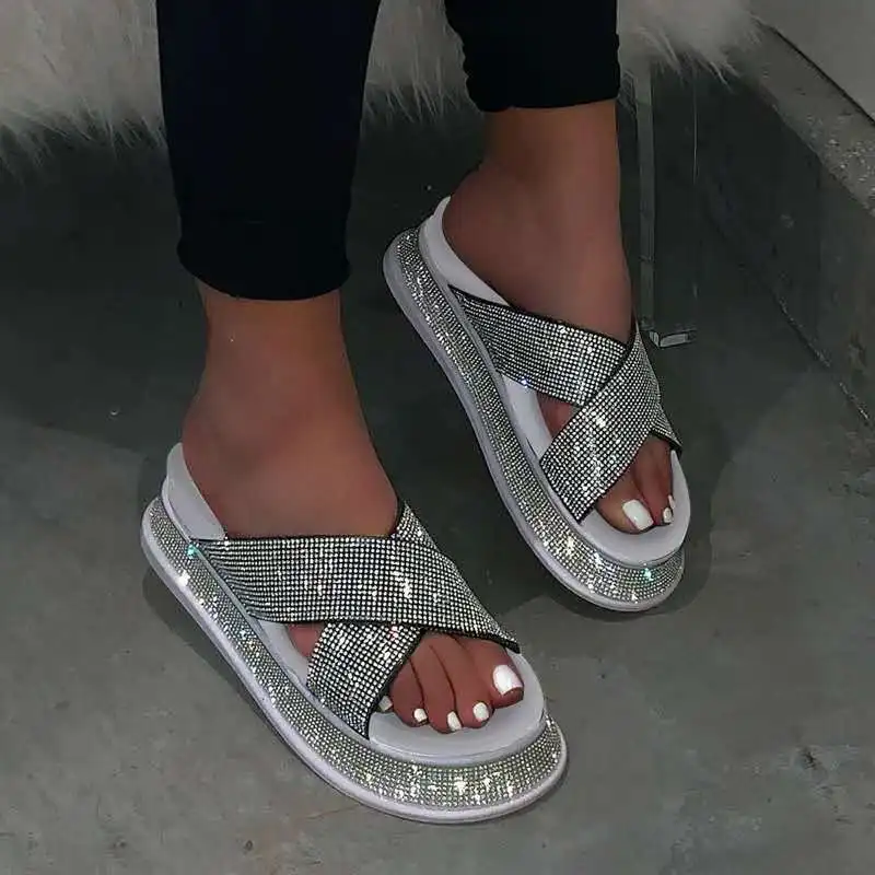 

Bling Women Slippers 2021 Summer Beach Shoes Fashion Sexy Cross Rhinestone Female Slides Beautiful Elegant Ladies Sandals