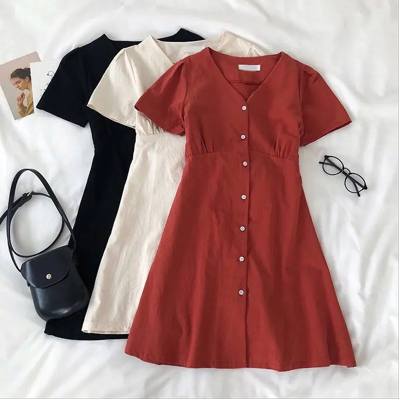 Платье женское летнее на одной пуговице с V-образным вырезом и коротким рукавом |