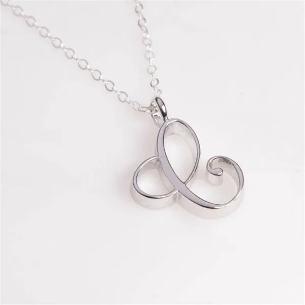 Небольшой ярлык с буквами простой первоначальный логотип алфавит B ожерелье