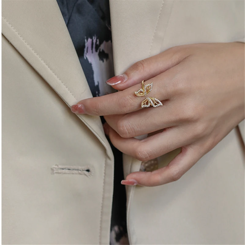 

2020 new fashion personality exaggerated braided twist shining zircon fresh and sweet opening adjustable ring for women girls