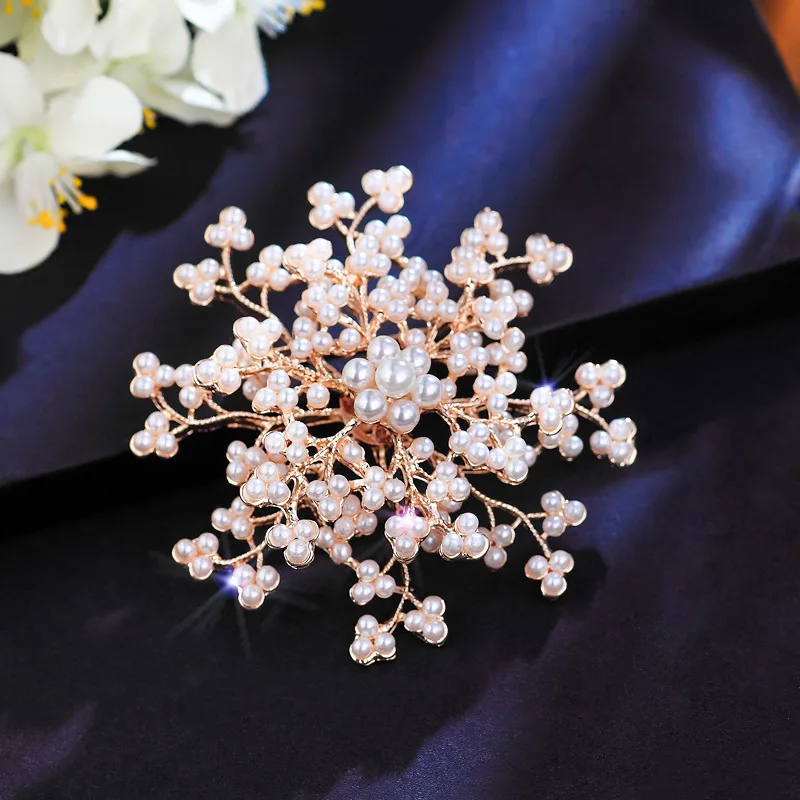 

Baroque Style Drop-shaped Pearl Rhinestone Flower Peacock Brooches for Women French Elegant Brooch Pin Fall Winter Jewelry Gift