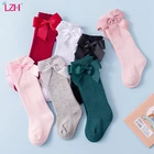 Осенне-зимние детские носки для девочек LZH, мягкие хлопковые кружевные носки до колена с большим бантом, красные рождественские носки для малышей, 2021