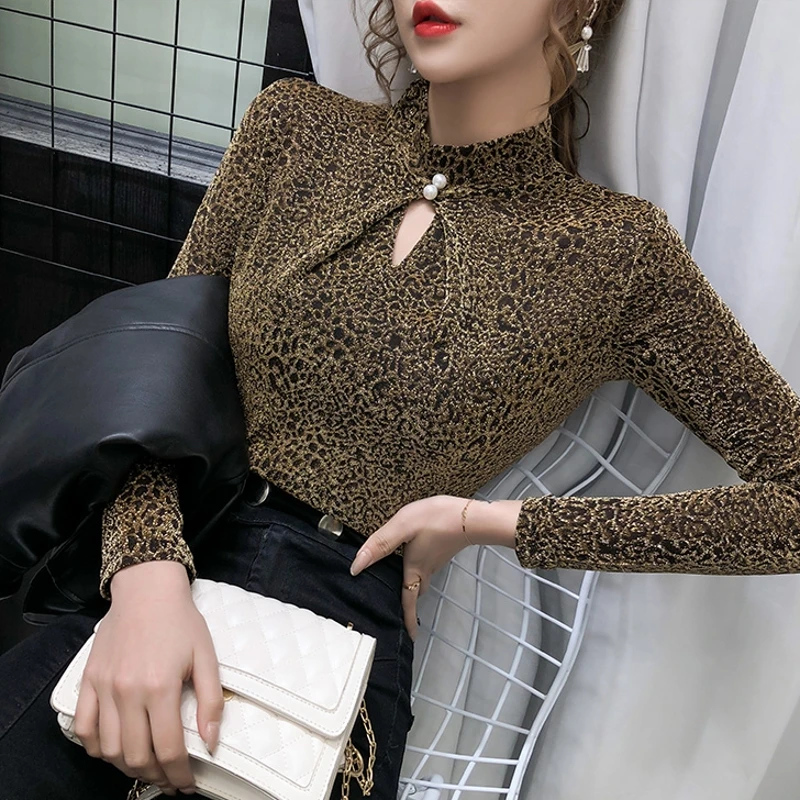 Женская футболка с леопардовым принтом яркая эластичная Блестящая вырезами