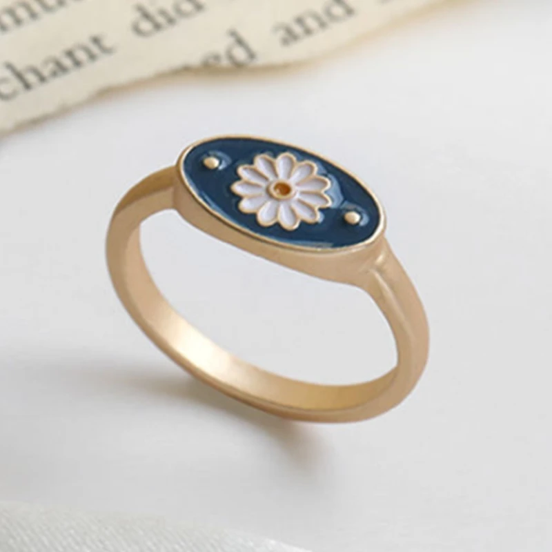 

Daisy Flower Pattern Oil Drop Ring for Women Korean Style Trendy Plum Blossom Ring Small Vintage Flower Gold Plated Ring Jewelry
