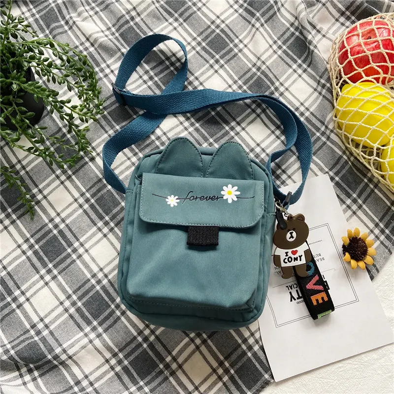 

New women's shoulder canvas bag embroidered cute bear decoration zipper messenger bag mini student daily travel small square bag